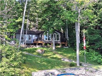 Book today. Island View, Lake Front, Great swimming, Fishing off the dock, family cottage