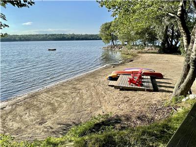 Beach Cove Waterfront Haven, Private Sandy Beach on Warm, Shallow Smiths Bay,