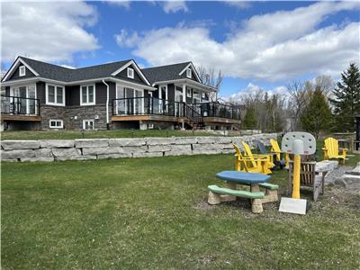 Mitchell Lake Waterfront Cottage (Lic. No. STR2025-67)