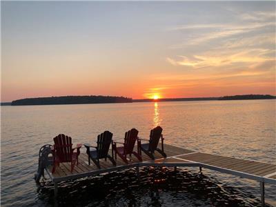 Balsam Lake 6 Bdrm Cottage (plus Bunkie!) - Perfect Summer Getaway for Families
