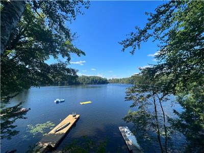Private lakefront retreat with stunning views , Perfect vacation for nature lovers