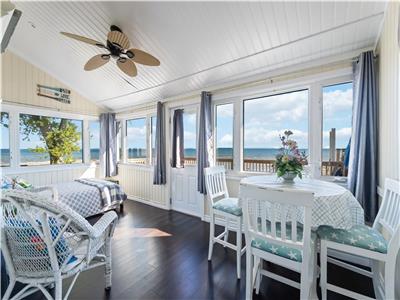 EXECUTIVE LAKEHOUSE CLOSE TO. NIAGARA FALLS