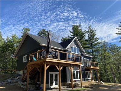 New Driftwood Hideaway | Spacious Lake House with Scenic Views | Black Donald Lake | Calabogie Area.