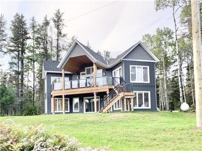 Beautiful serene waterfront cottage