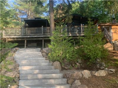 Lake Front cottage on beautiful Paudash Lake. 15 min from the town of Bancroft