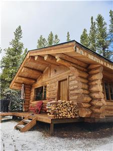 Rocky Mountain Escape Log Cabin Rentals - Remote, Off Grid Wilderness Location - Rock Lake, Alberta