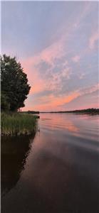 Cozy lakefront cottage available for Fall 2025. Approximately 2 hrs East of the GTA
