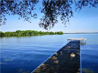 Couchiching Point Lakefront Vacation Home in Orillia