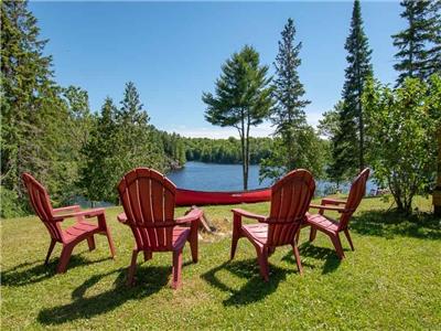 Lakeside Cove - Newly-Renovated Cottage w/ Great Swimming, Foosball Table, AC & More!