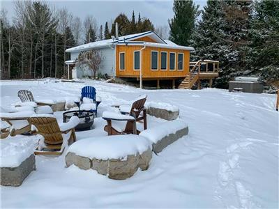 Blue Buck - Newly Renovated Kawartha Lakes Waterfront Cottage with Hot Tub!