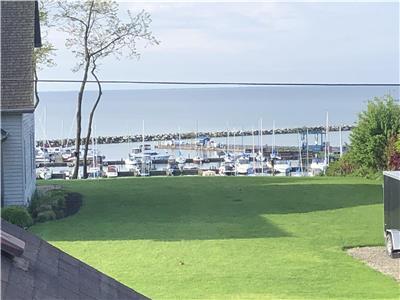 LAKEVIEW Port Dover, Fully Furnished Executive Apt Suite and 2 Bedroom Lake House