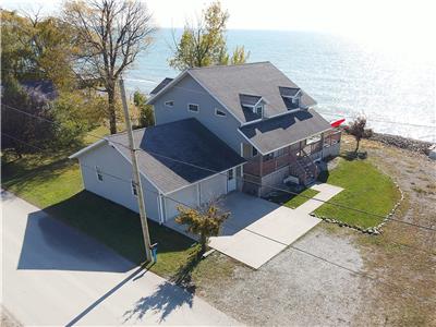 Serene cottage on the shores of Lake Erie. Special Rates for May & June