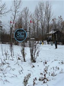 LAKEFRONT CONVENIENCE FOR SNOWMOBILERS & ICE FISHERMAN COMMUNITY IN VICTORIA BAY ESTATES