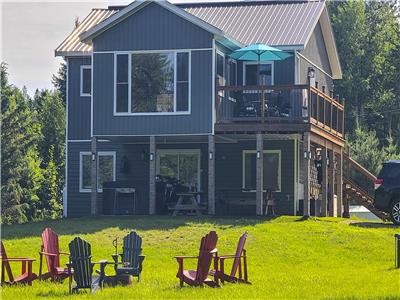 Waterfront House,Outside Hot Tub & Barrel Sauna, Fishing. Christmas Weekend Available!