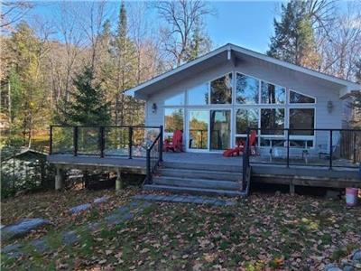 Ril Lake Reflections- Spacious 3BR Cottage with Unlimited Wi-Fi, Access To Sand Beach