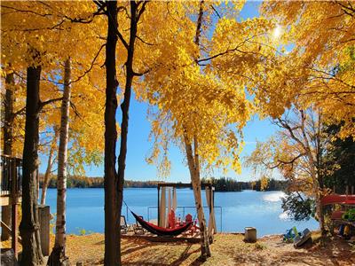 Sharbot Lake Getaway w/ Hot Tub - Fall & Winter Dates now available!