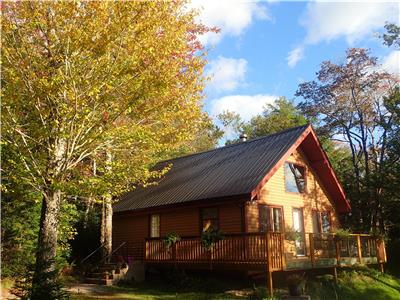 Luna Rosa Chalet - Lakefront Hideaway, Unplugged