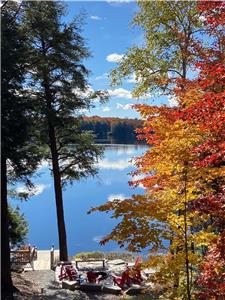 Private Lakefront Cottage on Deer Lake