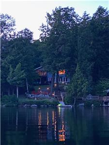 Private Lakefront Cottage on Deer Lake