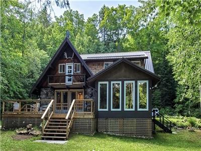 MAKE WINTER AND SUMMER VACATION MEMORIES FOR 2023 AT THE VALHALLA CHALET - 5 BEDROOMS, 3 BATHS