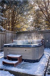 Cozy Riverside Cabin Vibes - Hot Tub • Indoor & Outdoor Fire Pit• Snowy Getaway Retreat