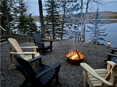 The Birch: Cottage on the Beautiful Mckenzie Lake