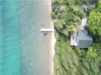 Highview 4 season Beach House (Bruce Peninsula, waterfront,hot tub, hiking trails)