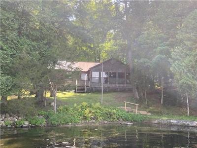 Charleston Lake Cottage get away, relax, swim, boat, fish. Near the Provincial Park