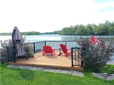 Waterfront 5 bedroom Cottage Lake and Sunset view/Fishing