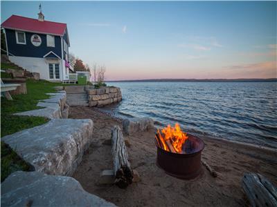 Au bord du lac Cottage: avec piscine, kayaks, canos, SUPS, vlos et laissez-passer pour le parc