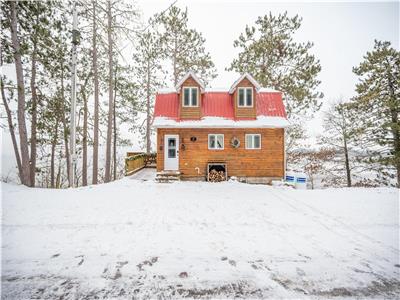 Lakefront Cottage: w/ Swimming Pool, Kayaks, Canoes!