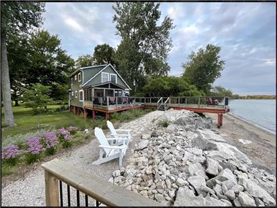 Healing Waters Cottage, Pelee Island and winery