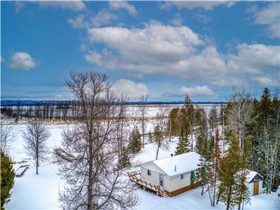 Waterfront Cottage at 344 North Channel Dr, Little Current on Manitoulin Island