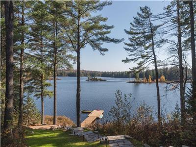 Luxury Lakefront Cottage Retreat