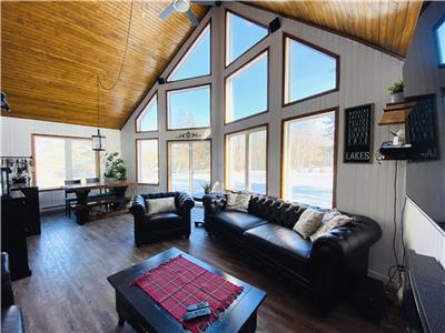 Get A Way to Grand Beach in this Beautiful & Modern Cabin with Large Yard minutes to the Beach!