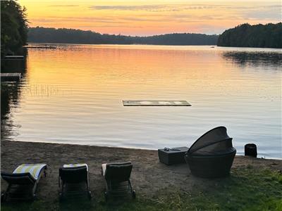 Luxury 6 Bedroom Muskoka Chalet/Cottage Private Beach w/ Crystal Clear Water!