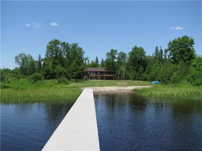 Beaver Lodge~ Buck lake Private lakefront Retreat~ Amazing property to accommodate large families