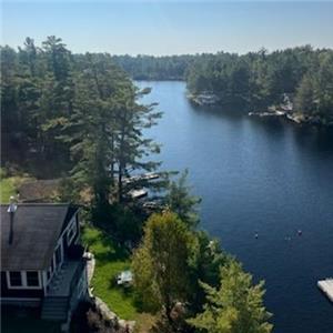 Lakefront Cottage for Rent on Riley Lake in Muskoka ($250.00 - $425.00 per night)