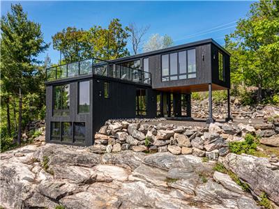 Modern 4 bd, 3 bath Cottage on Boshkung Lake, Haliburton