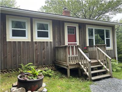 Life's a Beach Escape is a 3 bedroom Oceanview cottage on the south shore in Green Bay, NS