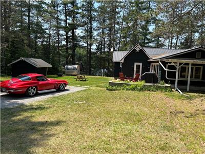 Pine Forest Cottage, Bancroft, Ontario