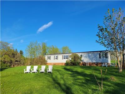 Kerrytown Cottage - 2.5 Acres and Minutes to Cavendish!   4 Stars, Licensed PEI Tourism 40001026