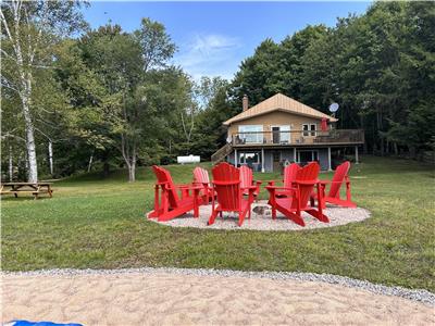 Boomerang Cottage on Ruth Lake near Powassan