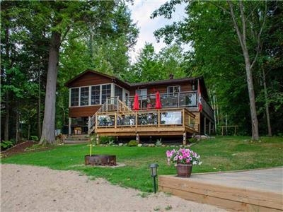 Albion Lake Escape- 4 Br Waterfront Cottage with Hot Tub and Unlimited Wi-Fi