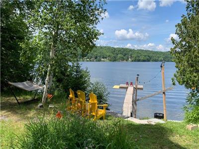 Cozy waterfront cottage in Haliburton -  perfect for couple getaways and young families | sleeps 8