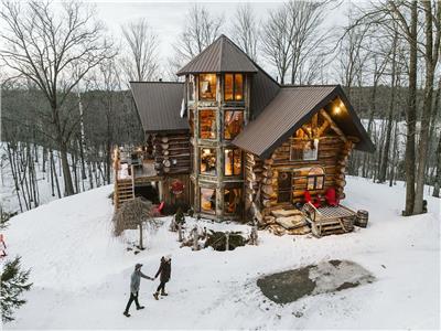 Maison dans les arbres prive en pleine nature avec bain  remous