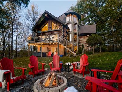 Maison dans les arbres privée en pleine nature avec bain à remous
