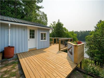Blue Heaven - Fully Renovated 3 Bedroom with Bunkie Tranquil Paradise on Bull Lake