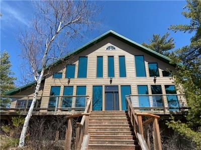 Gorgeous Executive Cottage for sale on Lake of the Woods!