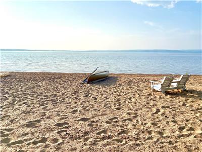 Getaway on the Beautiful Sandy Shores of Round Lake (now accepting bookings for Spring to Fall 2025)